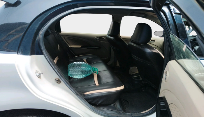 2019 Toyota Etios Liva V DUAL TONE, Petrol, Manual, 1,17,226 km, interior