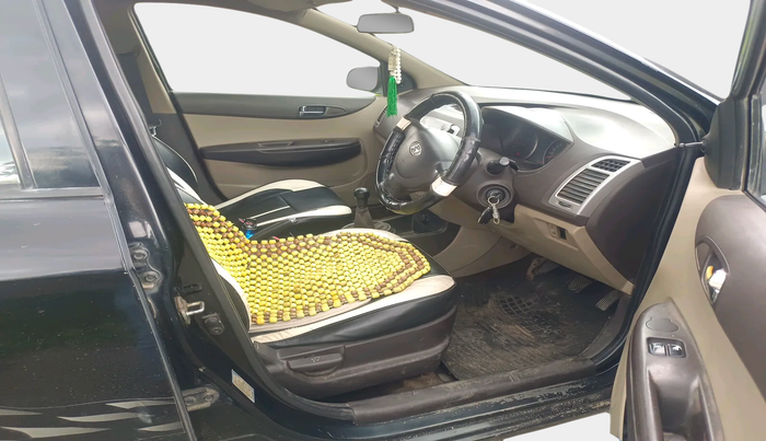 2010 Hyundai i20 ERA 1.2, Petrol, Manual, 2,01,579 km, interior