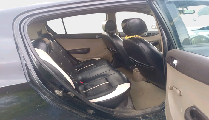 2010 Hyundai i20 ERA 1.2, Petrol, Manual, 2,01,579 km, interior