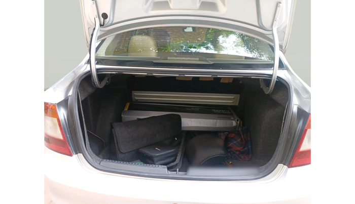 2012 Skoda Rapid AMBITION 1.6 MPI AT, Petrol, Automatic, 1,04,582 km, exterior