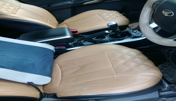 2019 Mahindra XUV500 W7, Diesel, Manual, 56,575 km, interior