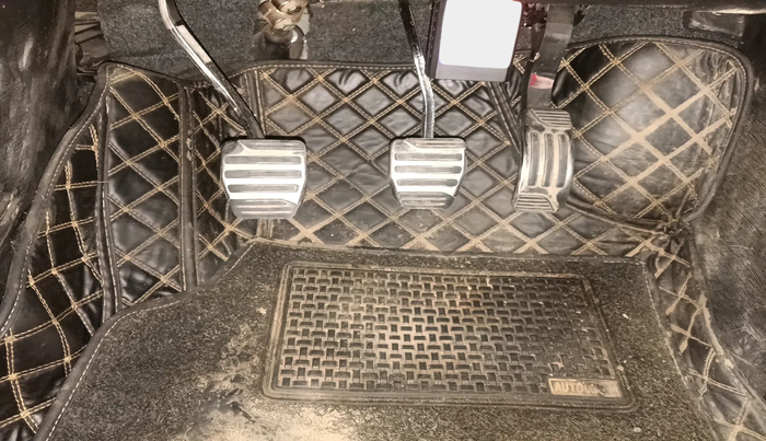 2019 Mahindra XUV500 W7, Diesel, Manual, 56,575 km, interior