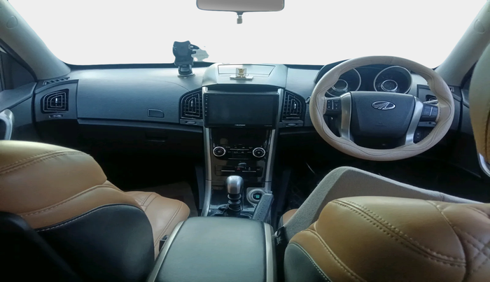 2019 Mahindra XUV500 W7, Diesel, Manual, 56,575 km, interior