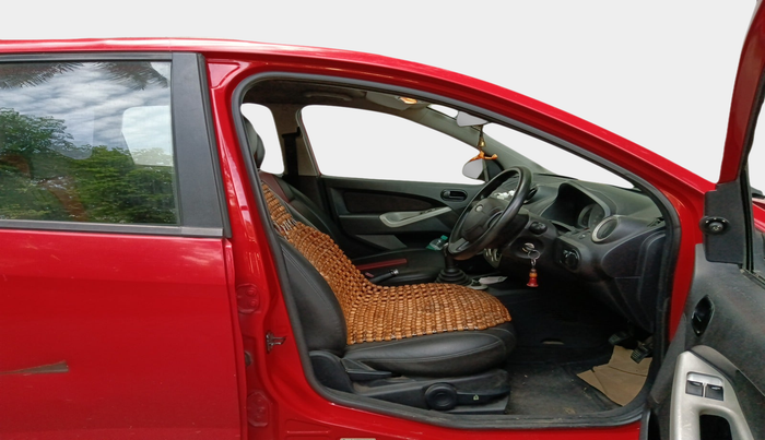2012 Ford Figo TITANIUM 1.4 DIESEL, Diesel, Manual, 1,44,120 km, interior