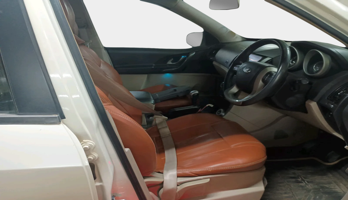 2017 Mahindra XUV500 W9, Diesel, Manual, 1,46,625 km, interior