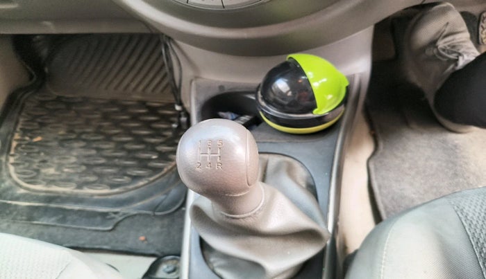 2013 Nissan Sunny XV DIESEL, Diesel, Manual, 1,40,828 km, interior