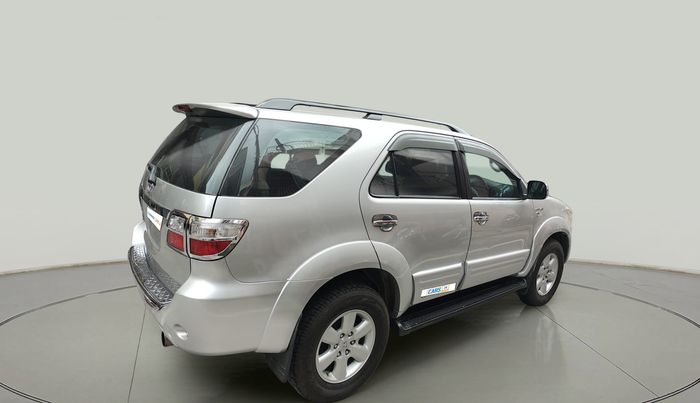 2011 Toyota Fortuner 3.0 4X4 MT, Diesel, Manual, 80,249 km, exterior