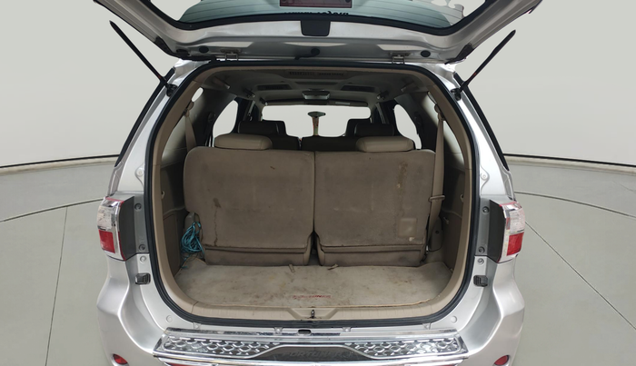 2011 Toyota Fortuner 3.0 4X4 MT, Diesel, Manual, 80,249 km, exterior