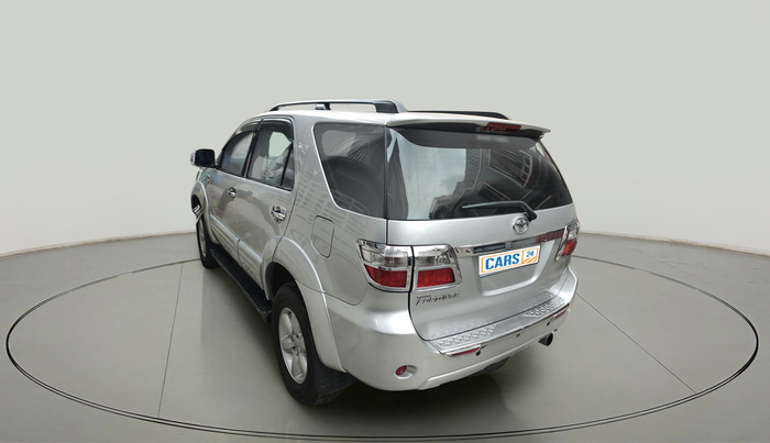 2011 Toyota Fortuner 3.0 4X4 MT, Diesel, Manual, 80,249 km, exterior