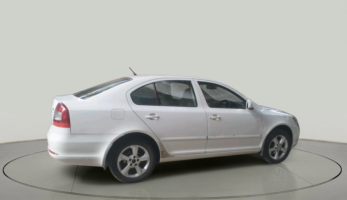 2010 Skoda Laura ELEGANCE 2.0 TDI CR MT, Diesel, Manual, 2,50,627 km, exterior