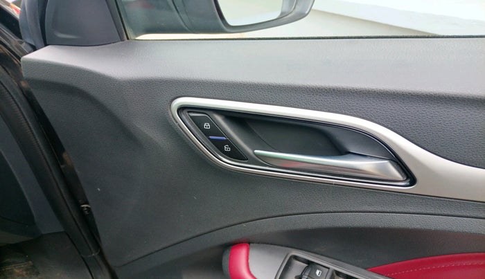 2022 MG ASTOR SAVVY 1.5 CVT, Petrol, Automatic, 29,857 km, interior