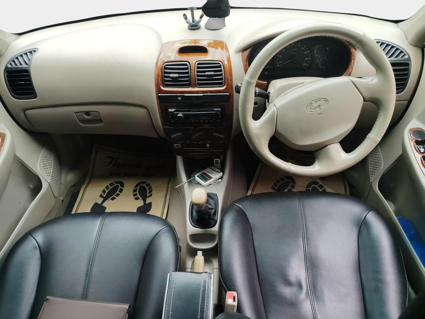 2011 Hyundai Accent EXECUTIVE, Petrol, Manual, 99,942 km, interior