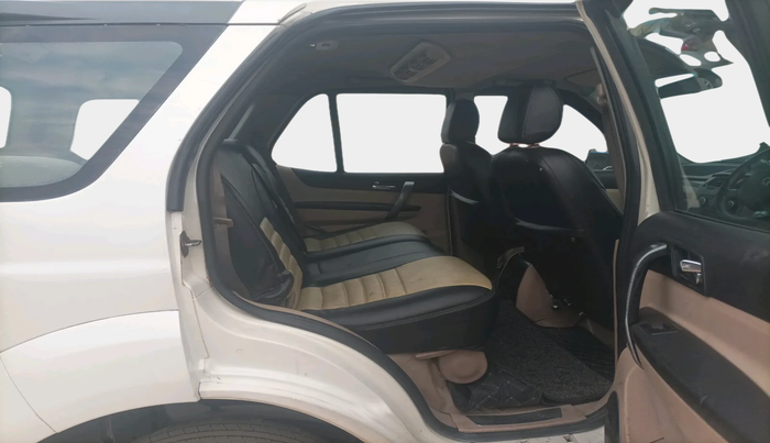 2015 Tata Safari Storme 2.2 EX 4X2, Diesel, Manual, 1,49,589 km, interior