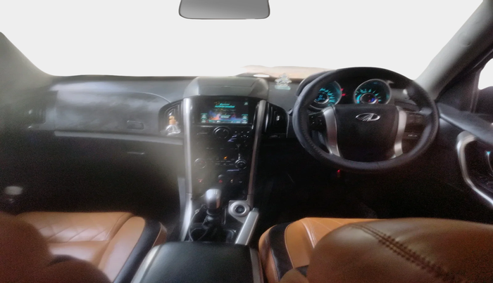2018 Mahindra XUV500 W7, Diesel, Manual, 96,919 km, interior