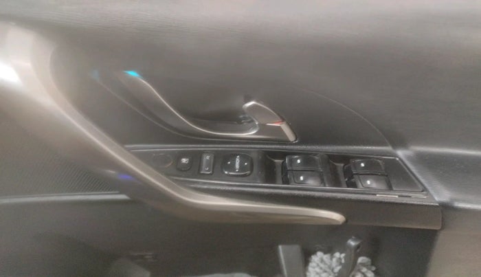 2018 Mahindra XUV500 W7, Diesel, Manual, 96,919 km, interior