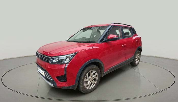 2023 Mahindra XUV300 W8 1.2 PETROL, Petrol, Manual, 14,700 km, exterior