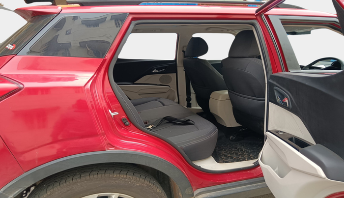 2023 Mahindra XUV300 W8 1.2 PETROL, Petrol, Manual, 14,700 km, interior