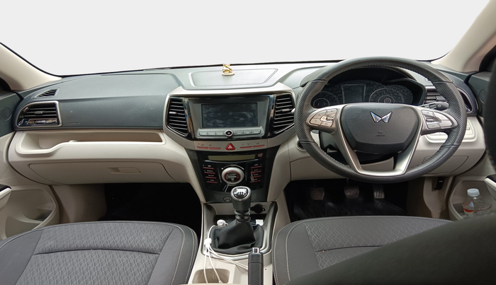 2023 Mahindra XUV300 W8 1.2 PETROL, Petrol, Manual, 14,700 km, interior