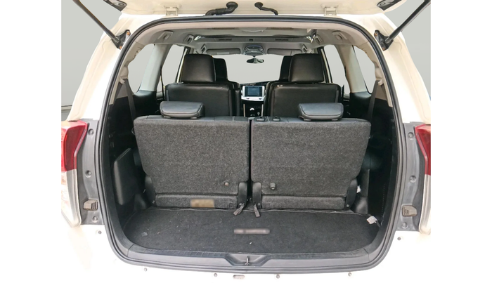 2016 Toyota Innova Crysta 2.4 ZX 7 STR, Diesel, Manual, 91,570 km, exterior