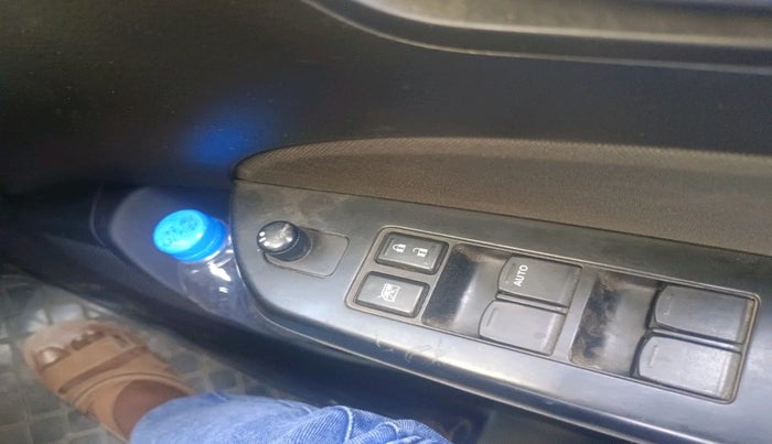 2014 Maruti Swift VXI, Petrol, Manual, 42,643 km, interior