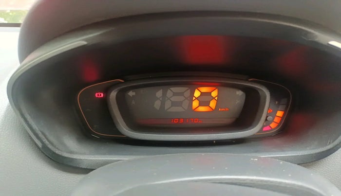 2016 Renault Kwid RXT 1.0, Petrol, Manual, 1,03,170 km, interior