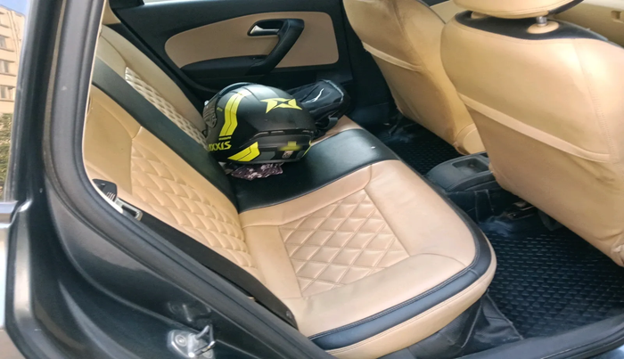 2014 Volkswagen Polo HIGHLINE1.5L, Diesel, Manual, 95,919 km, interior