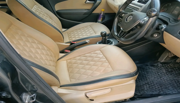 2014 Volkswagen Polo HIGHLINE1.5L, Diesel, Manual, 95,919 km, interior