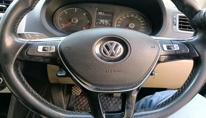 2014 Volkswagen Polo HIGHLINE1.5L, Diesel, Manual, 95,919 km, interior