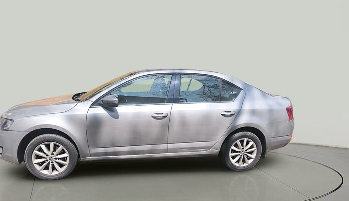 2013 Skoda Octavia AMBITION 2.0 TDI AT, Diesel, Automatic, 1,48,816 km, exterior