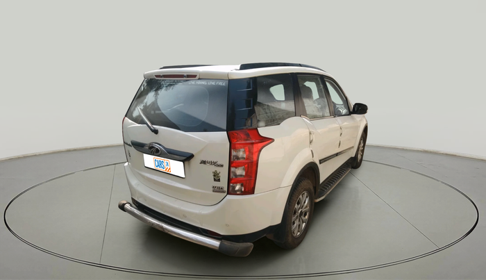 2017 Mahindra XUV500 W10 AT, Diesel, Automatic, 1,62,597 km, exterior