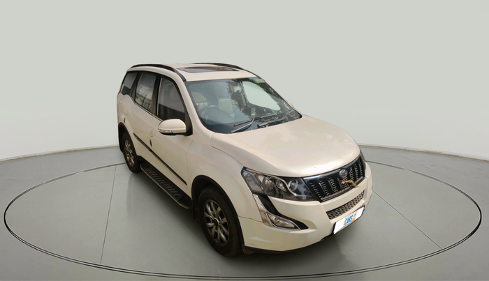 2017 Mahindra XUV500 W10 AT, Diesel, Automatic, 1,62,597 km, exterior