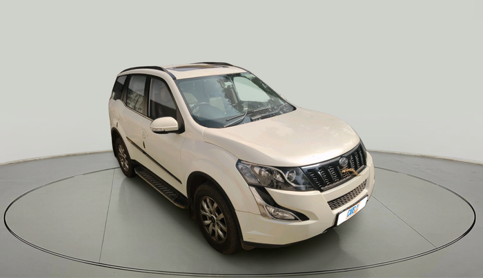 2017 Mahindra XUV500 W10 AT, Diesel, Automatic, 1,62,597 km, exterior