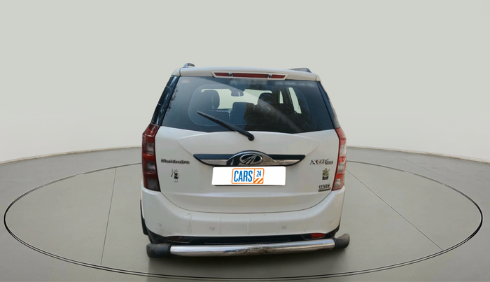 2017 Mahindra XUV500 W10 AT, Diesel, Automatic, 1,62,597 km, exterior