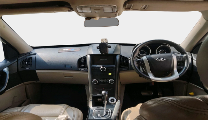 2017 Mahindra XUV500 W10 AT, Diesel, Automatic, 1,62,597 km, interior