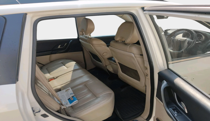 2017 Mahindra XUV500 W10 AT, Diesel, Automatic, 1,62,597 km, interior