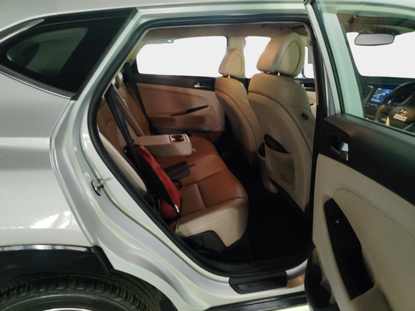2017 Hyundai Tucson GLS 2WD AT DIESEL, Diesel, Automatic, 59,847 km, interior