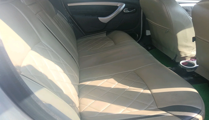 2014 Renault Duster 110 PS RXZ 4X4 MT DIESEL, Diesel, Manual, 1,38,398 km, interior