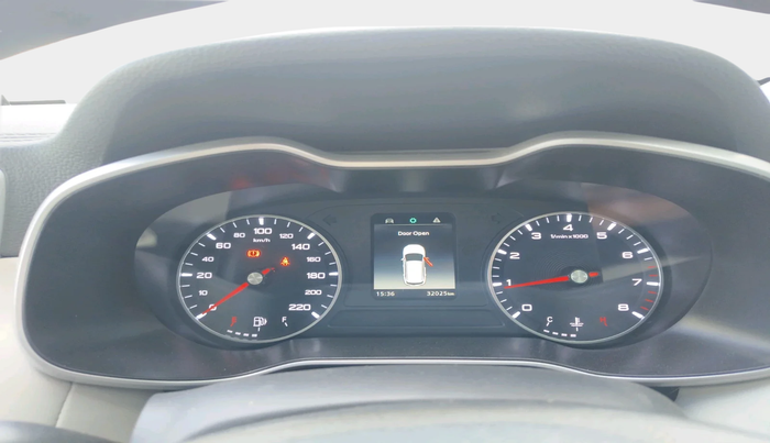 2022 MG ASTOR SUPER EX 1.5 MT, Petrol, Manual, 32,025 km, interior