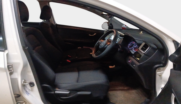 2016 Honda BR-V 1.5L I- DTEC V, Diesel, Manual, 72,769 km, interior