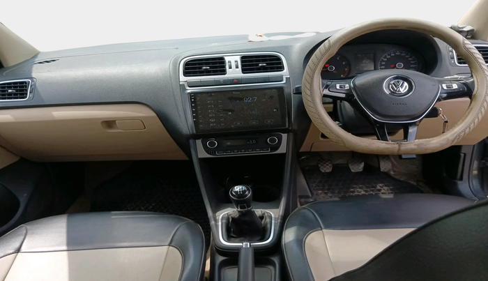 2015 Volkswagen Polo HIGHLINE1.2L, Petrol, Manual, 82,647 km, interior