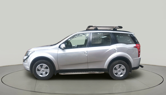 2017 Mahindra XUV500 W6, Diesel, Manual, 1,53,386 km, exterior