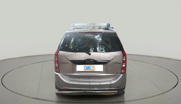 2017 Mahindra XUV500 W6, Diesel, Manual, 1,53,386 km, exterior