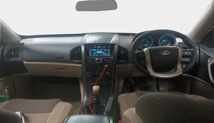 2017 Mahindra XUV500 W6, Diesel, Manual, 1,53,386 km, interior