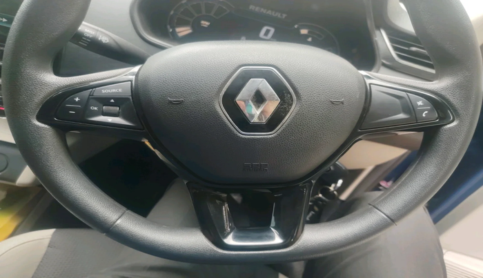 2022 Renault TRIBER RXT, Petrol, Manual, 8,282 km, interior