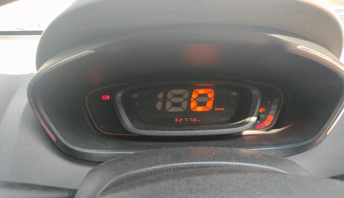 2018 Renault Kwid RXT 1.0, Petrol, Manual, 32,776 km, interior