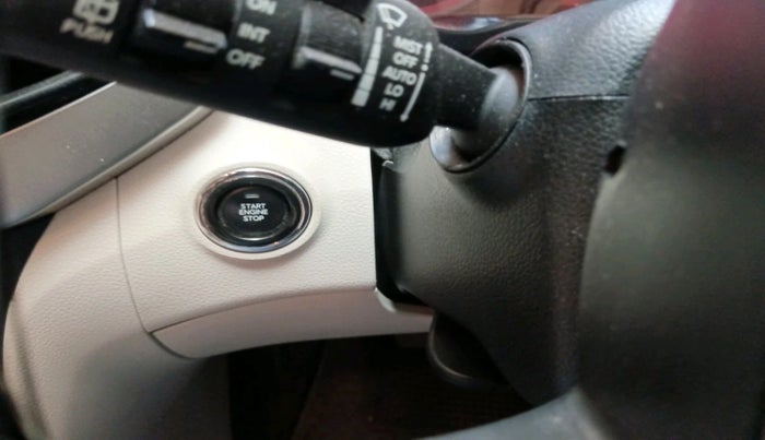 2022 Mahindra XUV300 W8 (O) 1.5 DIESEL AMT, Diesel, Automatic, 62,521 km, interior