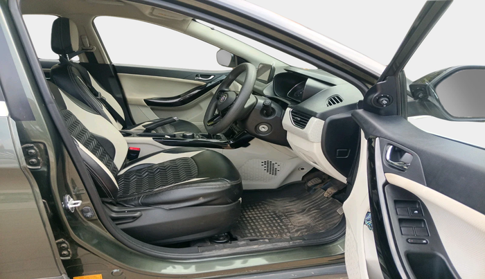 2022 Tata NEXON XZ PETROL, Petrol, Manual, 26,000 km, interior