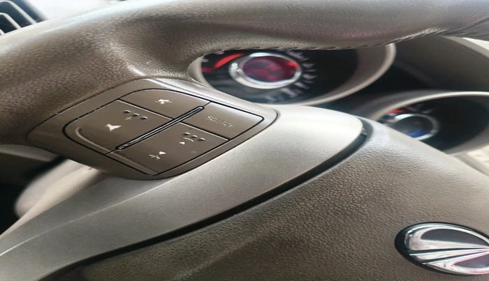 2014 Mahindra XUV500 W8, Diesel, Manual, 1,45,048 km, interior