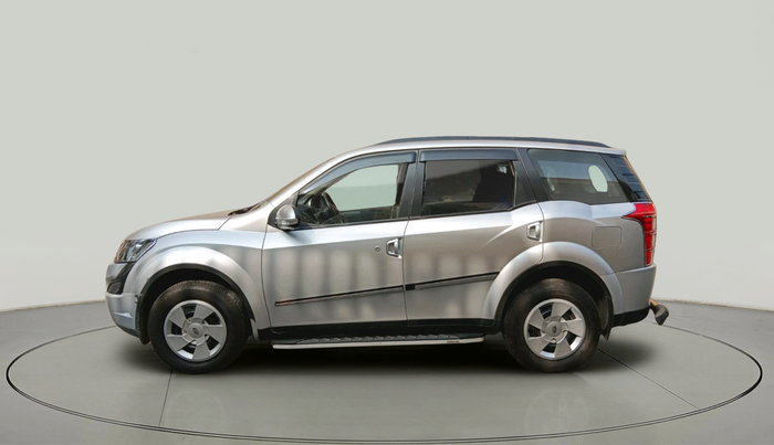 2015 Mahindra XUV500 W6, Diesel, Manual, 74,001 km, exterior