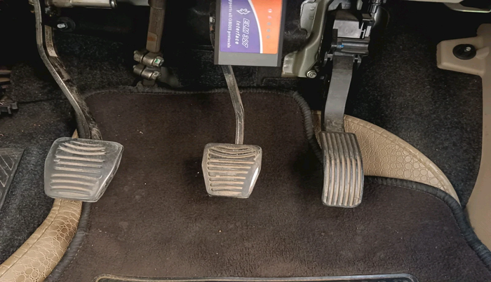 2015 Mahindra XUV500 W6, Diesel, Manual, 74,001 km, interior